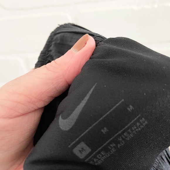 Nike Women’s Shorts Running Training Sporty Pocket Breathable Lightweight Sz M - Picture 5 of 16